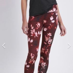 NEW WT. SOFT SURROUNDINGS. Superslim Dayflower leggings. Size L (14-16)